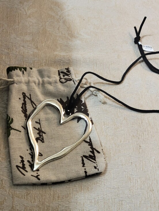 Free People Jewelry - Free People Silver Heart Sketch Necklace